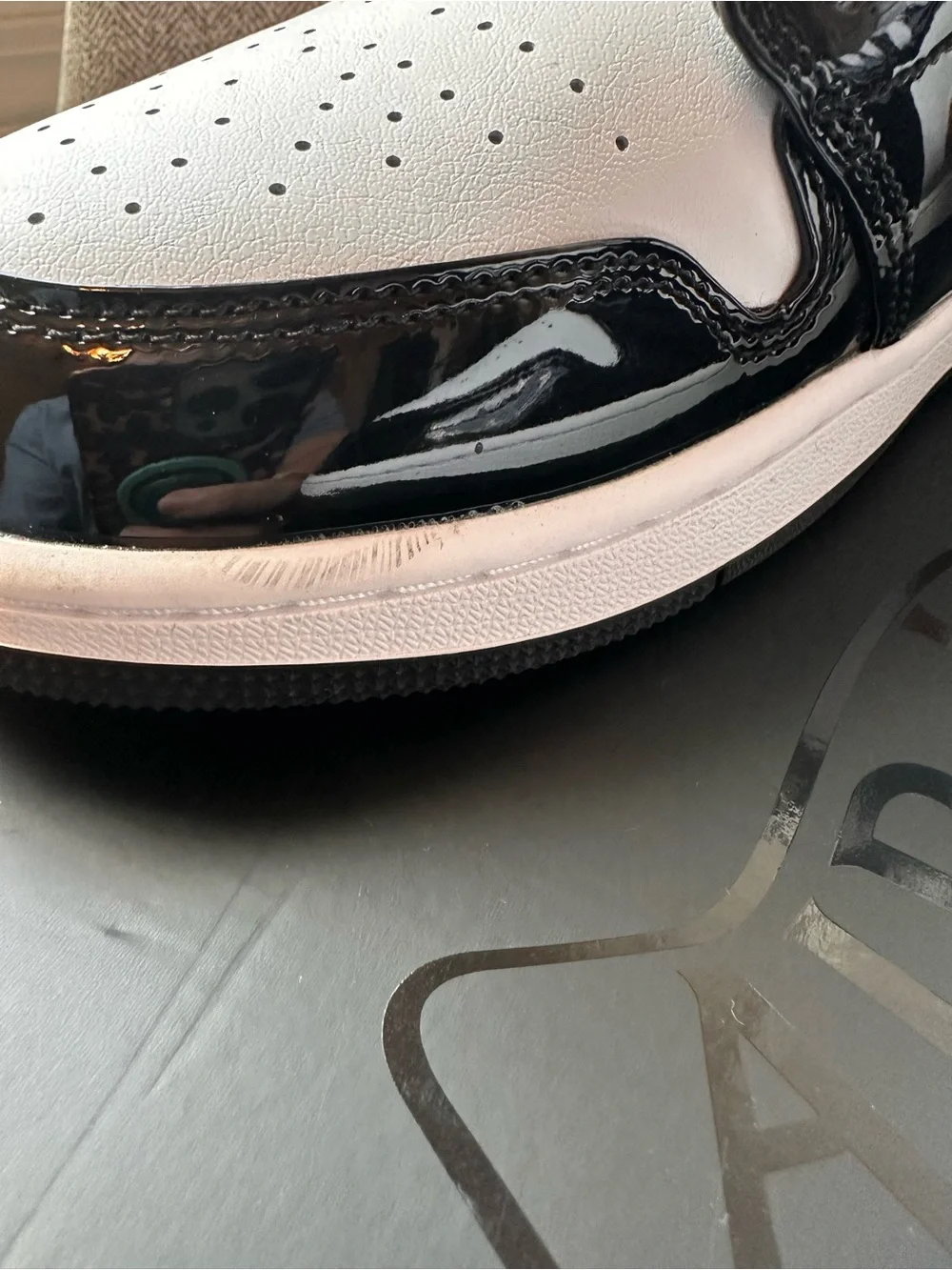 Jordan Air Jordan 1 Mid SE Black with Metallic Gold 13M